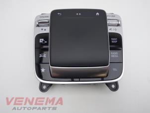 Gebruikte I-Drive knop Mercedes A (177.0) 1.5 A-180d Prijs € 124,99 Margeregeling aangeboden door Venema Autoparts