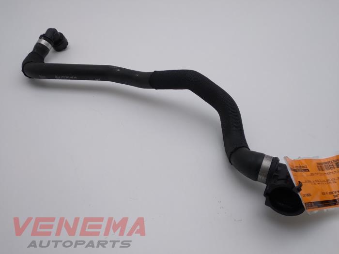 Radiateurslang van een Mercedes-Benz A (177.0) 1.5 A-180d 2019