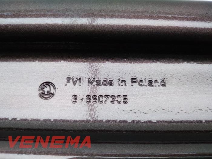 Bumperframe achter van een Skoda Fabia III (NJ3) 1.0 12V 2017