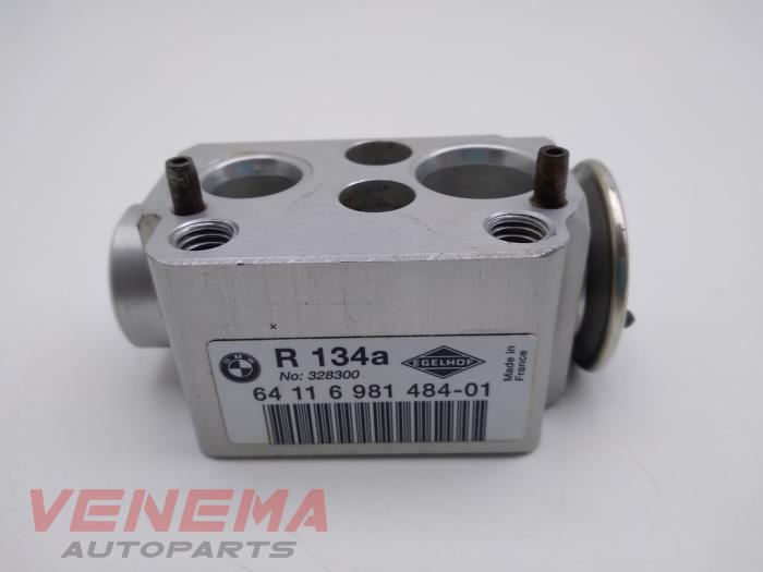 Gebruikte Airco expansieklep BMW 3 serie Touring (E91) 318i 16V Prijs € 28,99 Margeregeling aangeboden door Venema Autoparts