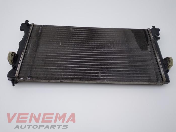 Gebruikte Radiateur Skoda Fabia III (NJ3) 1.0 12V Prijs € 24,99 Margeregeling aangeboden door Venema Autoparts