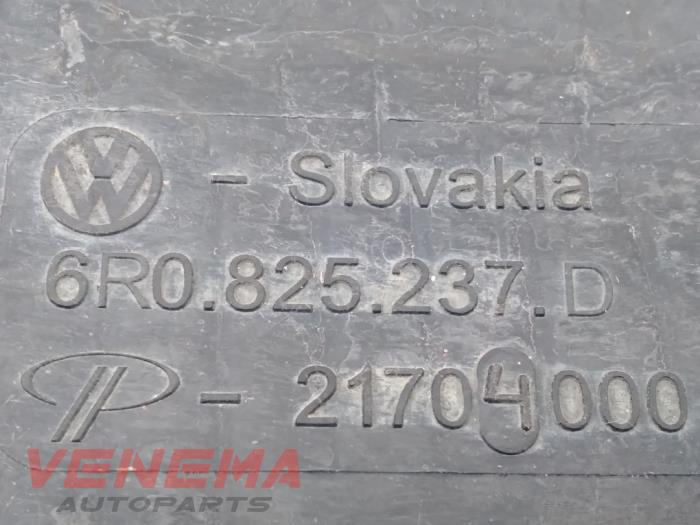 Motor Beschermplaat van een Skoda Fabia III (NJ3) 1.0 12V 2017