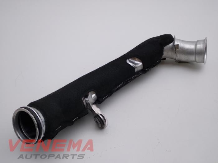 Gebruikte Intercooler Buis Mercedes E Estate (S213) E-300de 2.0 Turbo 16V Prijs € 39,99 Margeregeling aangeboden door Venema Autoparts