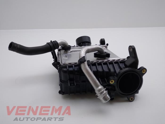 Intercooler van een Mercedes-Benz E Estate (S213) E-300de 2.0 Turbo 16V 2020