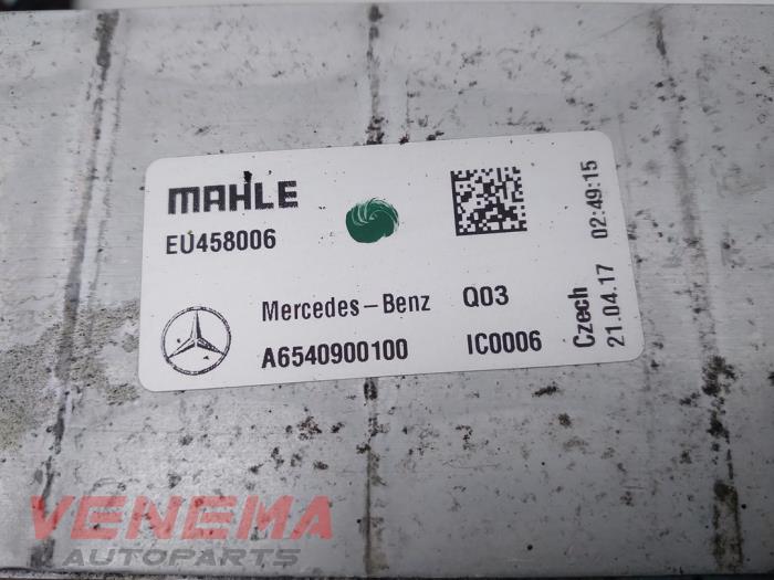 Intercooler van een Mercedes-Benz E Estate (S213) E-300de 2.0 Turbo 16V 2020