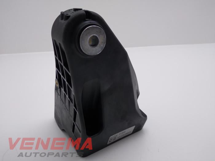 Gebruikte Motorsteun Mercedes E Estate (S213) E-300de 2.0 Turbo 16V Prijs € 59,99 Margeregeling aangeboden door Venema Autoparts
