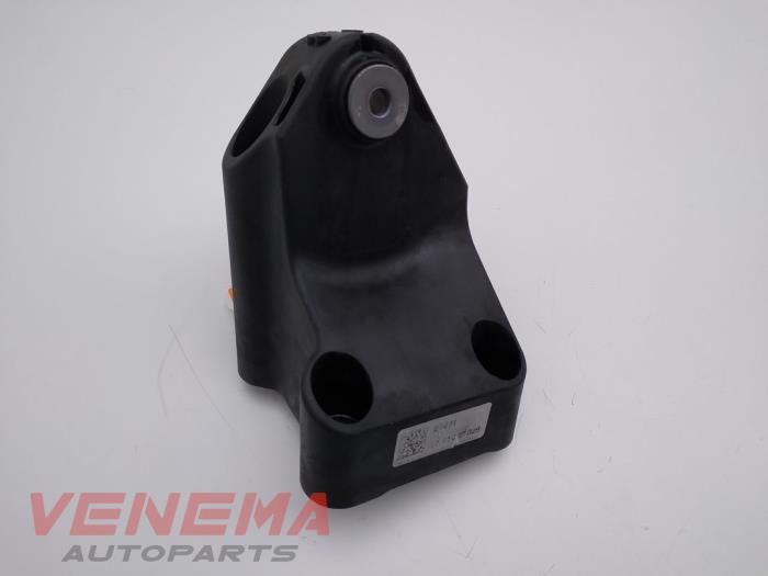 Motorsteun van een Mercedes-Benz E Estate (S213) E-300de 2.0 Turbo 16V 2020