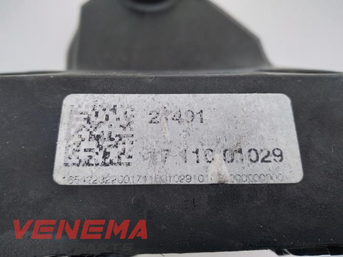 Motorsteun van een Mercedes-Benz E Estate (S213) E-300de 2.0 Turbo 16V 2020