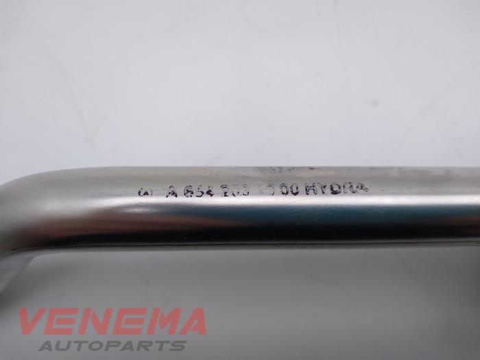 EGR Buis van een Mercedes-Benz E Estate (S213) E-300de 2.0 Turbo 16V 2020