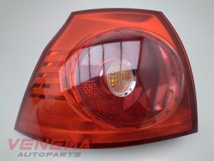 Gebruikte Achterlicht links Volkswagen Golf V (1K1) 1.9 TDI Prijs € 14,99 Margeregeling aangeboden door Venema Autoparts