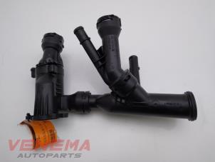 Gebruikte Thermostaathuis Volkswagen Golf VII Variant (AUVV) 1.6 TDI BMT 16V Prijs € 34,99 Margeregeling aangeboden door Venema Autoparts