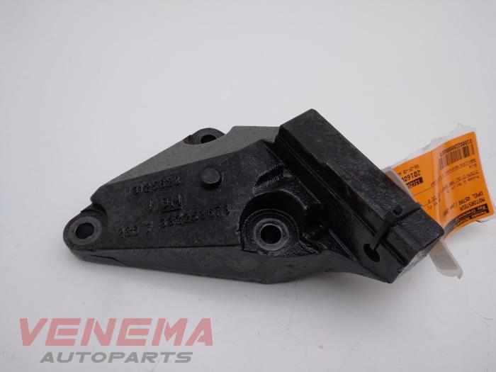 Gebruikte Motorrubber Opel Astra H SW (L35) 1.7 CDTi 16V Prijs € 14,99 Margeregeling aangeboden door Venema Autoparts