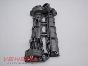 Gebruikte Kleppendeksel Mercedes GLK (204.7/9) 3.0 320 CDI 24V 4-Matic Prijs € 49,99 Margeregeling aangeboden door Venema Autoparts