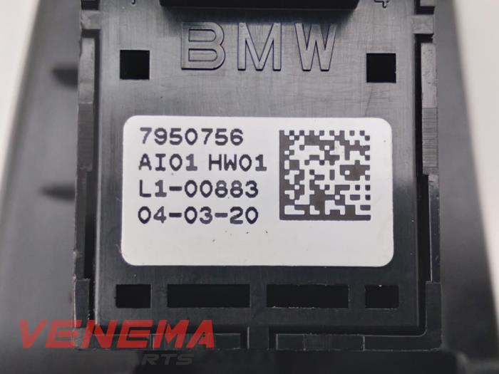 Raam schakelaar elektrisch van een BMW 1 serie (F40) 118i 1.5 TwinPower 12V 2021