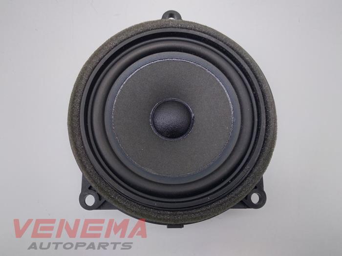 Gebruikte Luidspreker BMW 1 serie (F40) 118i 1.5 TwinPower 12V Prijs € 9,99 Margeregeling aangeboden door Venema Autoparts