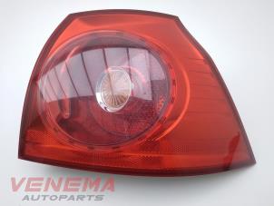 Gebruikte Achterlicht rechts Volkswagen Golf V (1K1) 1.9 TDI Prijs € 14,99 Margeregeling aangeboden door Venema Autoparts