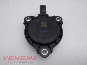 Gebruikte Nokkenas Sensor Renault Kadjar (RFEH) 1.3 TCE 140 FAP 16V Prijs € 9,99 Margeregeling aangeboden door Venema Autoparts