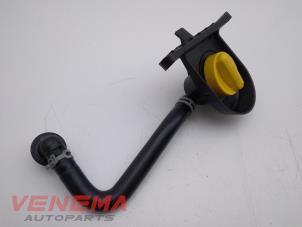 Gebruikte Vulpijp olie Renault Kadjar (RFEH) 1.3 TCE 140 FAP 16V Prijs € 19,99 Margeregeling aangeboden door Venema Autoparts