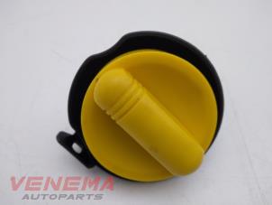 Gebruikte Vulpijp olie Renault Kadjar (RFEH) 1.3 TCE 140 FAP 16V Prijs € 14,99 Margeregeling aangeboden door Venema Autoparts