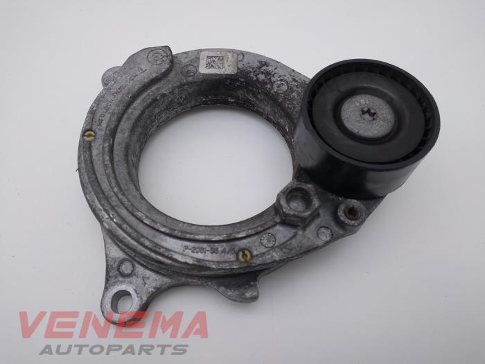 Gebruikte Spanrol Multiriem BMW 1 serie (F40) 118i 1.5 TwinPower 12V Prijs € 29,99 Margeregeling aangeboden door Venema Autoparts