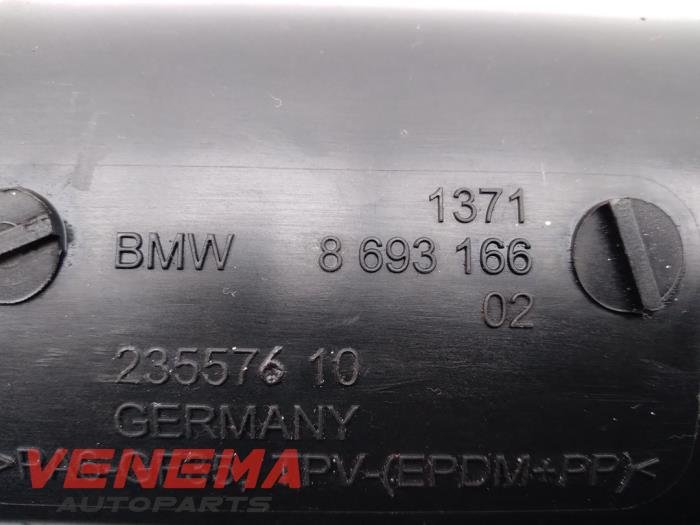 Aanzuigslang Lucht van een BMW 1 serie (F40) 118i 1.5 TwinPower 12V 2021