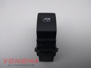 Gebruikte Raam schakelaar elektrisch Seat Leon ST (5FF) 1.6 TDI 16V 4Drive Prijs € 9,99 Margeregeling aangeboden door Venema Autoparts
