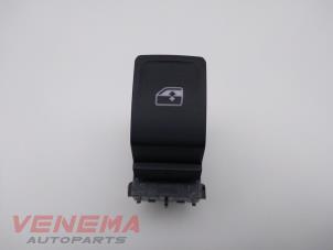 Gebruikte Schakelaar Elektrisch Raam Seat Leon ST (5FF) 1.6 TDI 16V 4Drive Prijs € 19,99 Margeregeling aangeboden door Venema Autoparts