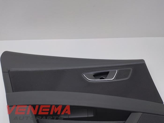 Deurbekleding 4Deurs links-achter van een Seat Leon ST (5FF) 1.6 TDI 16V 4Drive 2016