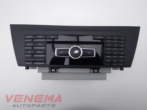Gebruikte Radio CD Speler Mercedes C (W204) 1.8 C-200 CGI 16V Prijs € 124,99 Margeregeling aangeboden door Venema Autoparts