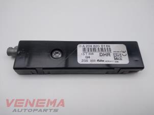 Gebruikte Antenne Versterker Mercedes C (W204) 1.8 C-200 CGI 16V Prijs € 14,99 Margeregeling aangeboden door Venema Autoparts