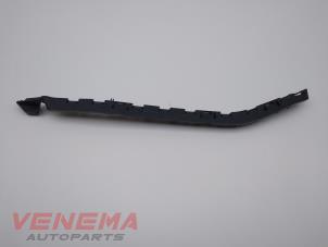 Gebruikte Bumpersteun rechts-achter Mercedes C (W204) 1.8 C-200 CGI 16V Prijs € 14,99 Margeregeling aangeboden door Venema Autoparts