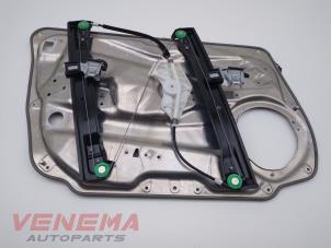 Gebruikte Raammechaniek 4Deurs rechts-voor Mercedes C (W204) 1.8 C-200 CGI 16V Prijs € 39,99 Margeregeling aangeboden door Venema Autoparts