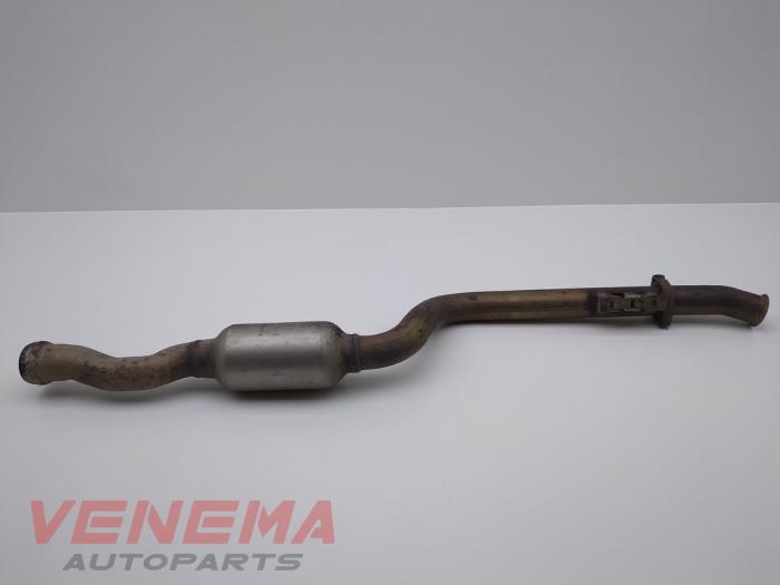 Gebruikte Uitlaat Middendemper Mercedes C (W204) 1.8 C-200 CGI 16V Prijs € 134,99 Margeregeling aangeboden door Venema Autoparts