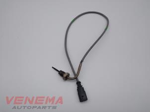 Gebruikte Uitlaat temperatuursensor Volkswagen Caddy Combi IV 2.0 TDI 150 Prijs € 29,99 Margeregeling aangeboden door Venema Autoparts