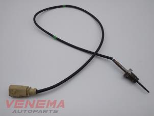 Gebruikte Uitlaat temperatuursensor Volkswagen Caddy Combi IV 2.0 TDI 150 Prijs € 24,99 Margeregeling aangeboden door Venema Autoparts