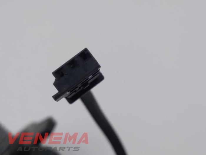 Veiligheidsgordel Insteek links-achter van een MINI Mini (F55) 1.5 12V One 2019