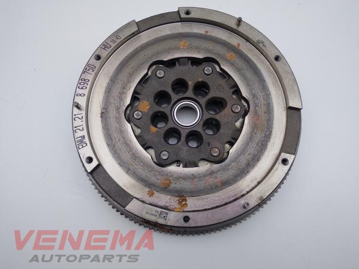 Gebruikte Vliegwiel dubbele massa Mini Mini (F55) 1.5 12V One Prijs € 149,99 Margeregeling aangeboden door Venema Autoparts