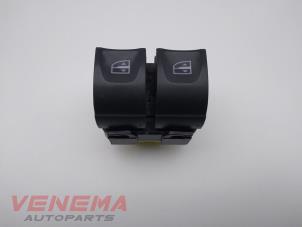 Gebruikte Raam schakelaar elektrisch Renault Clio IV Estate/Grandtour (7R) 1.5 Energy dCi 90 FAP Prijs € 9,99 Margeregeling aangeboden door Venema Autoparts