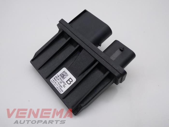 Adblue Computer van een Audi A3 Sportback (8YA) 2.0 30 TDI 16V 2023