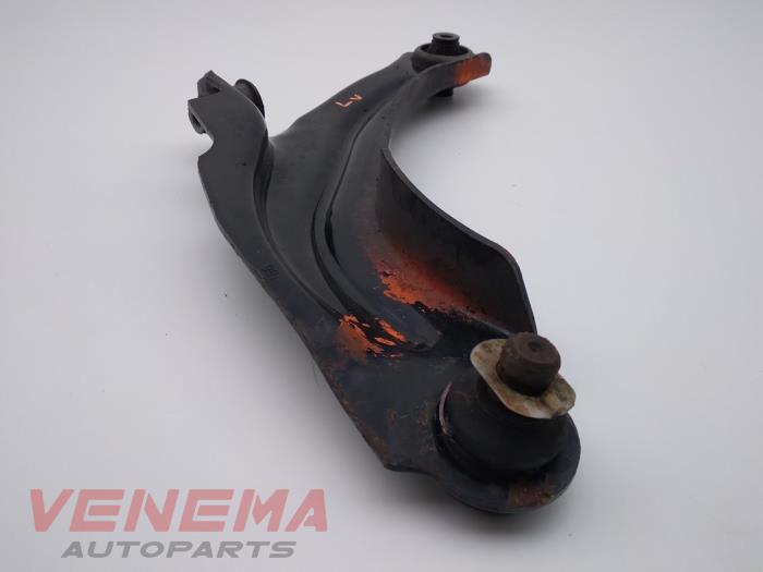 Draagarm links-voor van een Renault Clio IV Estate/Grandtour (7R) 1.5 Energy dCi 90 FAP 2014