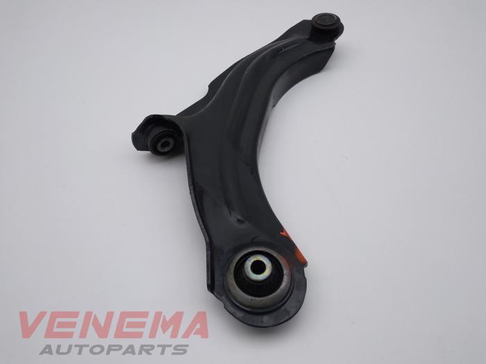 Draagarm links-voor van een Renault Clio IV Estate/Grandtour (7R) 1.5 Energy dCi 90 FAP 2014