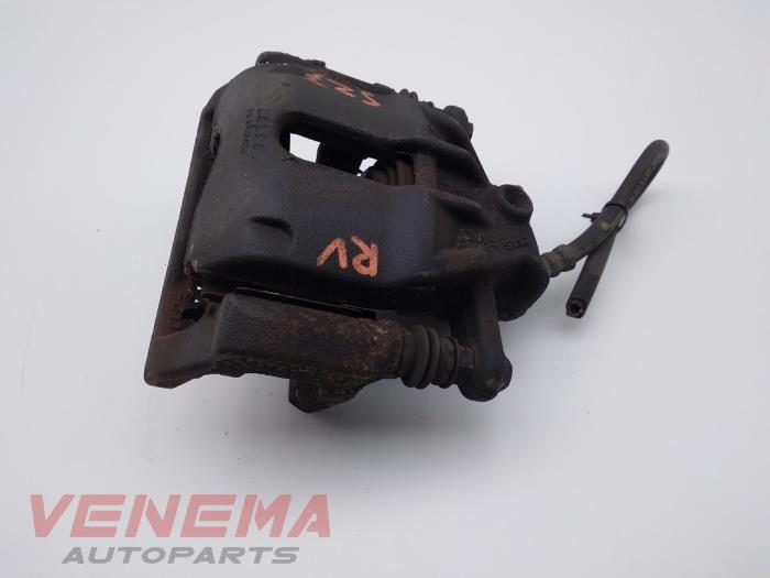 Remklauw (Tang) rechts-voor van een Renault Clio IV Estate/Grandtour (7R) 1.5 Energy dCi 90 FAP 2014