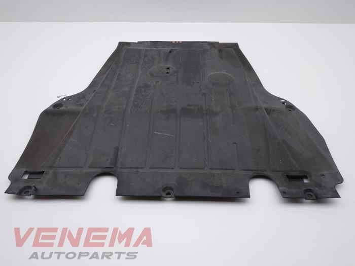 Motor Beschermplaat van een Renault Clio IV Estate/Grandtour (7R) 1.5 Energy dCi 90 FAP 2014