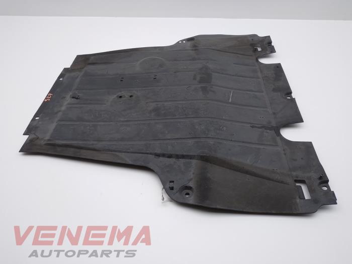 Motor Beschermplaat van een Renault Clio IV Estate/Grandtour (7R) 1.5 Energy dCi 90 FAP 2014