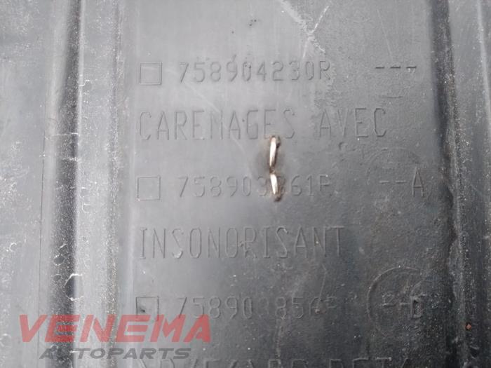 Motor Beschermplaat van een Renault Clio IV Estate/Grandtour (7R) 1.5 Energy dCi 90 FAP 2014