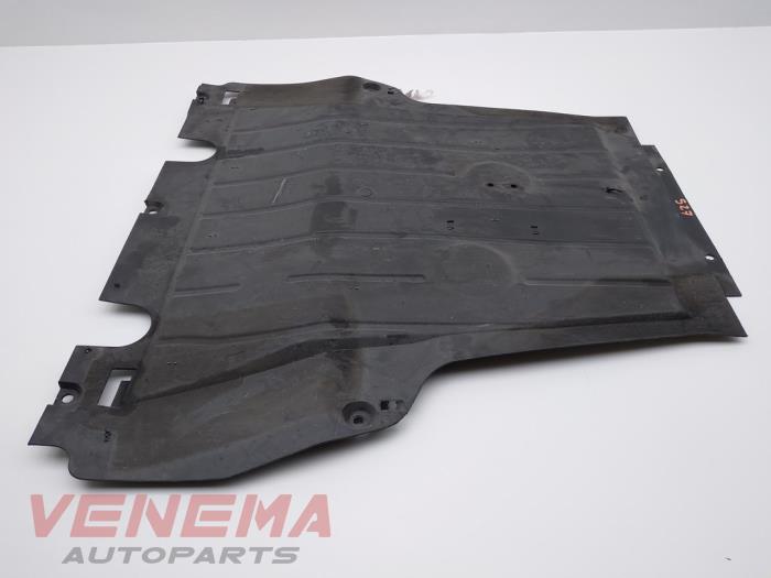 Motor Beschermplaat van een Renault Clio IV Estate/Grandtour (7R) 1.5 Energy dCi 90 FAP 2014