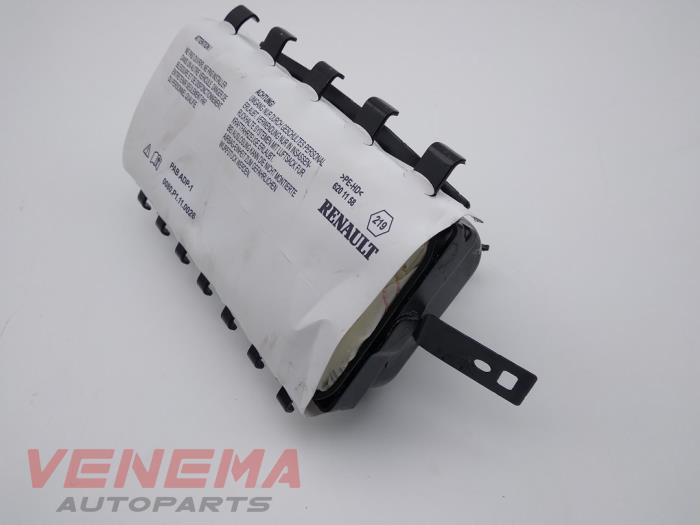 Airbag rechts (Dashboard) van een Renault Clio IV Estate/Grandtour (7R) 1.5 Energy dCi 90 FAP 2014