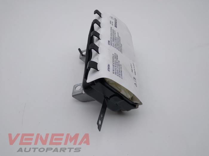 Airbag rechts (Dashboard) van een Renault Clio IV Estate/Grandtour (7R) 1.5 Energy dCi 90 FAP 2014