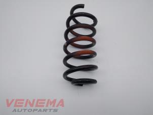 Gebruikte Schroefveer achter Renault Clio IV Estate/Grandtour (7R) 1.5 Energy dCi 90 FAP Prijs € 14,99 Margeregeling aangeboden door Venema Autoparts