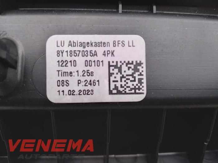 Dashboardkastje van een Audi A3 Sportback (8YA) 2.0 30 TDI 16V 2023
